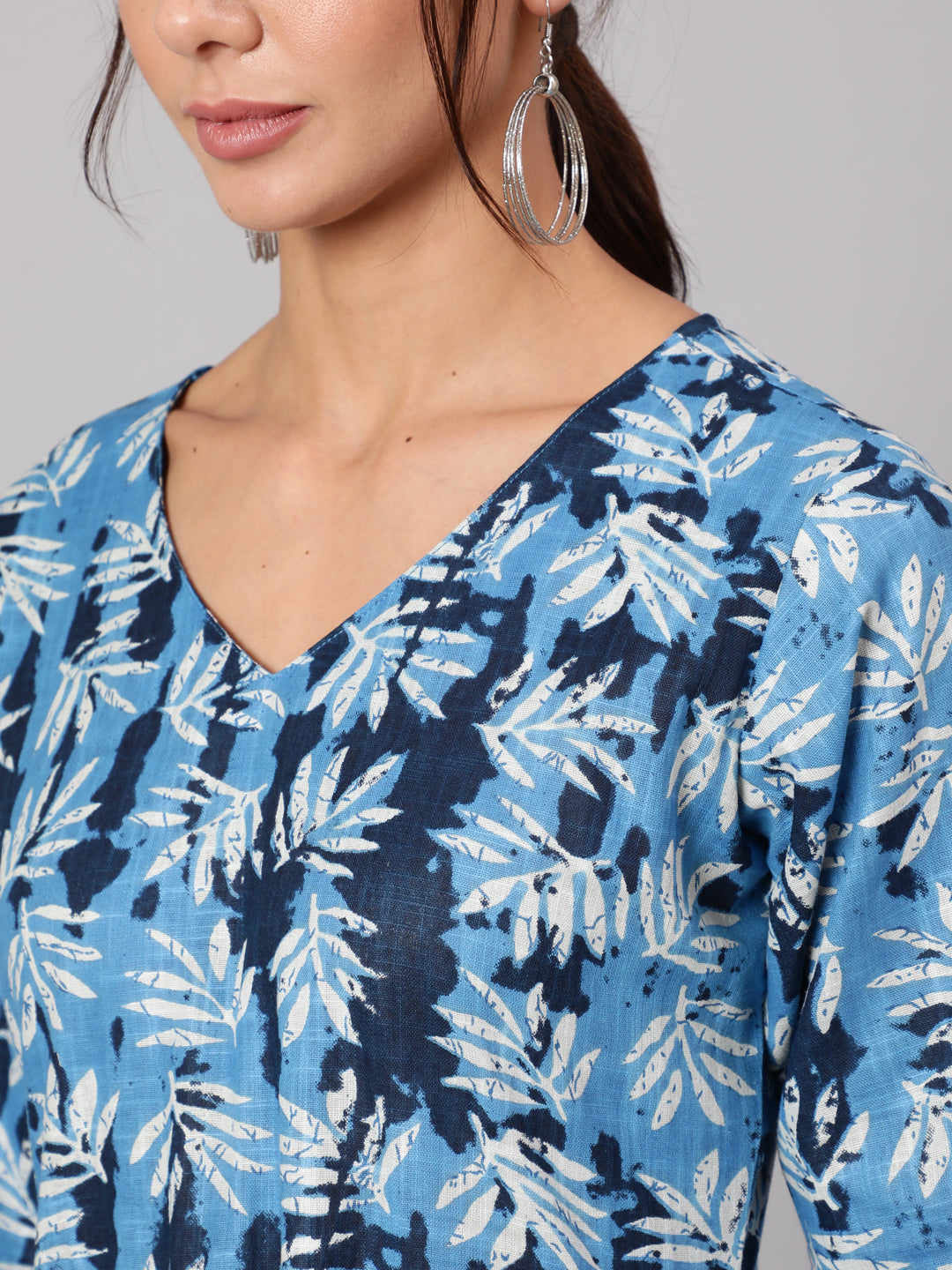 Blue Abstrac Printed Gathered Dress With Three Quarter Sleeves