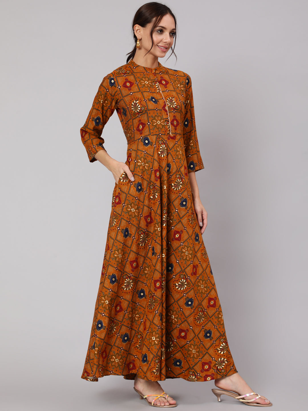 Mustrad Ethnic Printed Dress With Three Quarter Sleeves