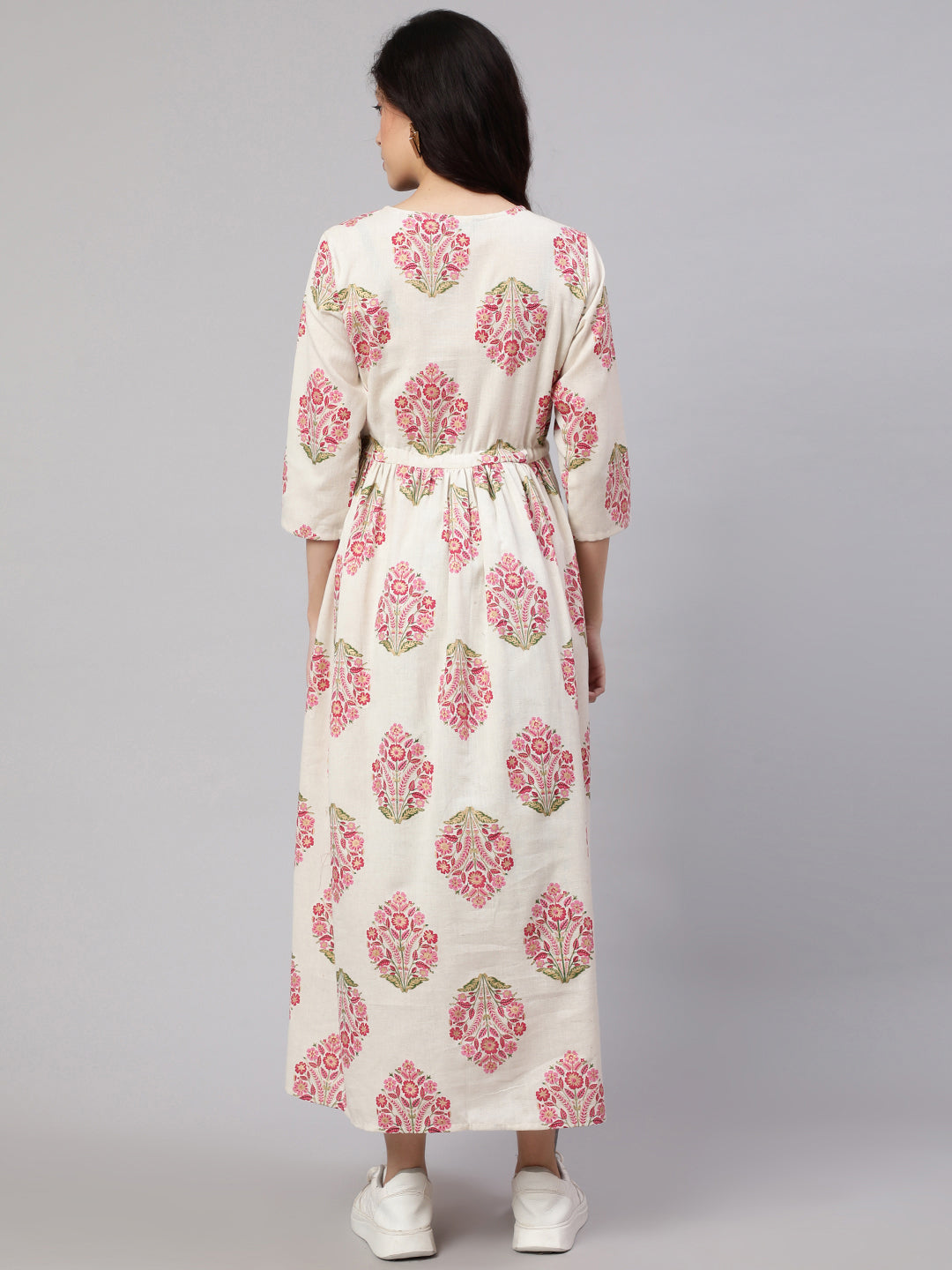 Women Off White &amp; Blue Floral Printed Maternity Dress With Three Quarter Sleeves