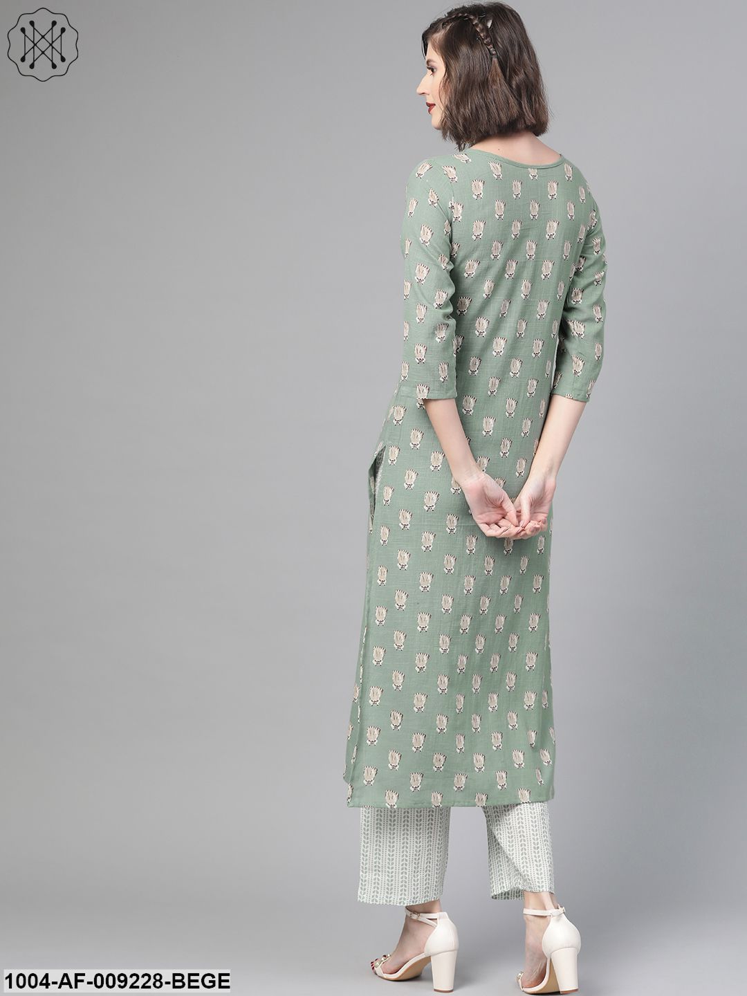 Women Green & Beige Straight Quirky Printed Kurta And Trousers Set
