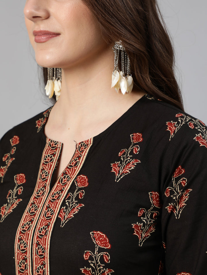 Black &amp; Maroon Floral Printed Straight Kurta With Palzzo And Dupatta