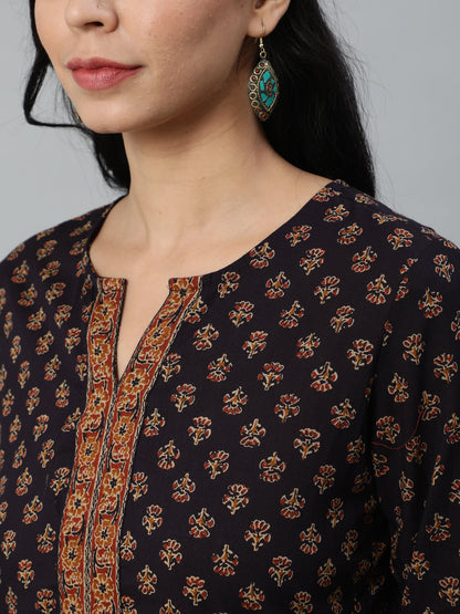Purple Printed Straight Tunic With Three Quarter Sleeves