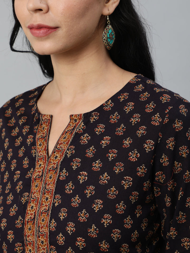 Purple Printed Straight Tunic With Three Quarter Sleeves