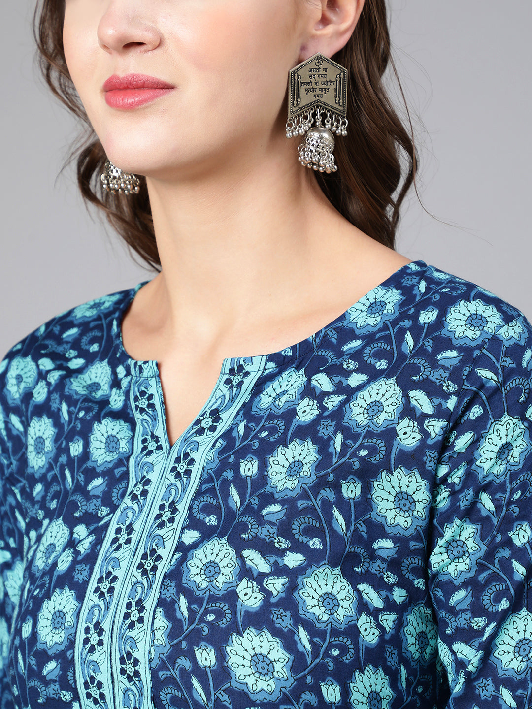 Blue Floral Printed Straight Tunic With Three Quarter Sleeves