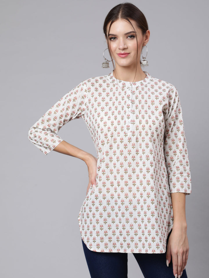 Off-White Straight Tunic With Three Quaretr Sleeves