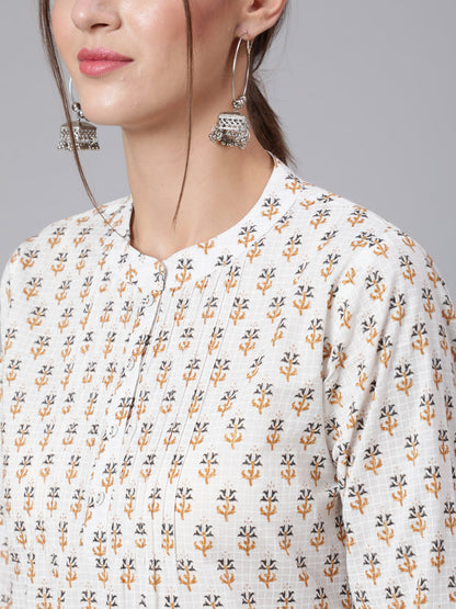 Off-White Straight Tunic With Three Quaretr Sleeves