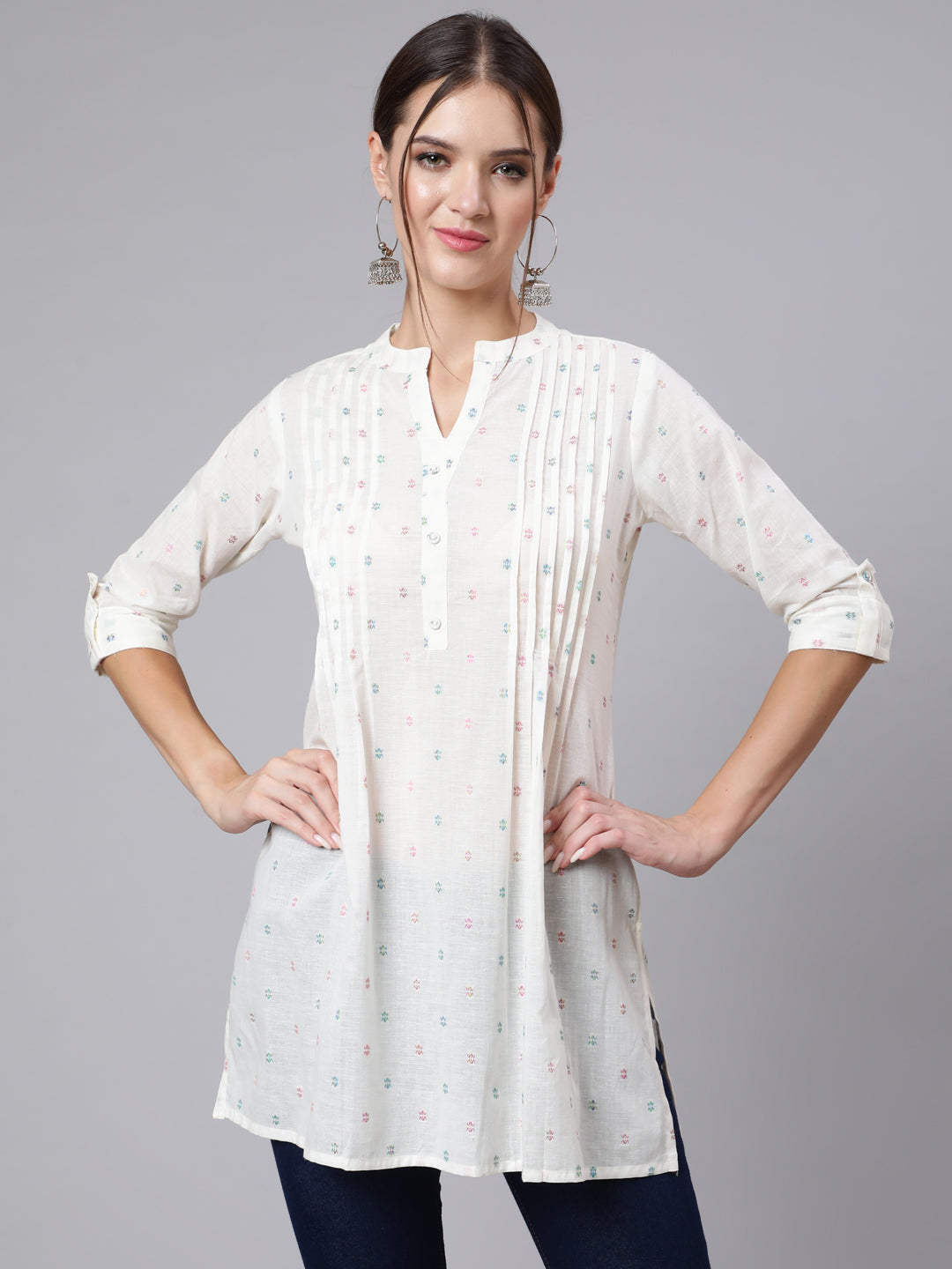 Off-White Straight Tunic With Three Quaretr Sleeves