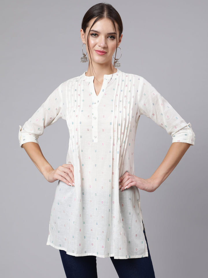Off-White Straight Tunic With Three Quaretr Sleeves