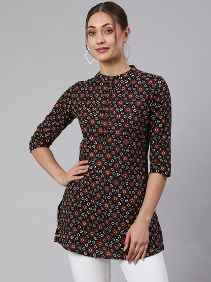 Black Straight Tunic With Three Quarter Sleeves