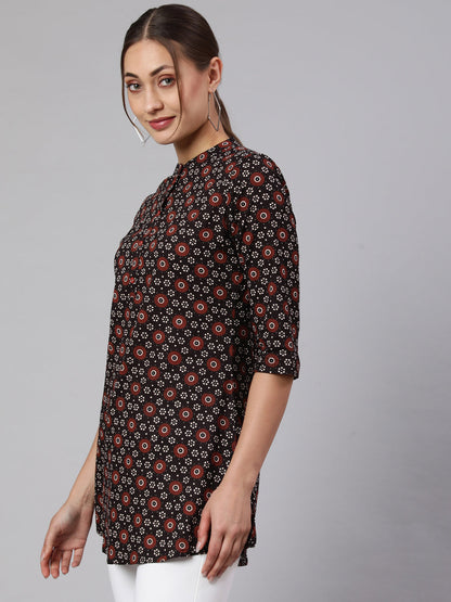 Black Straight Tunic With Three Quarter Sleeves