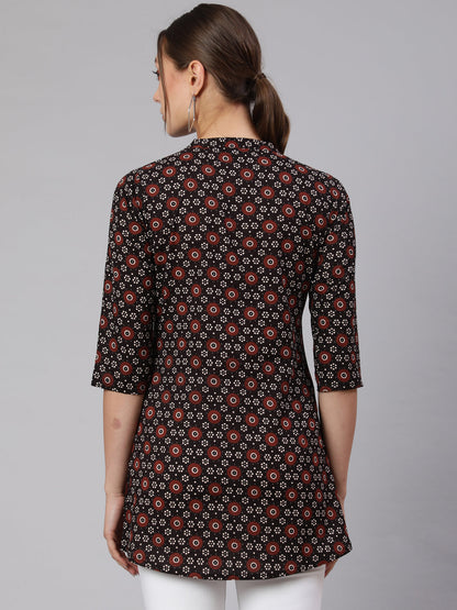 Black Straight Tunic With Three Quarter Sleeves