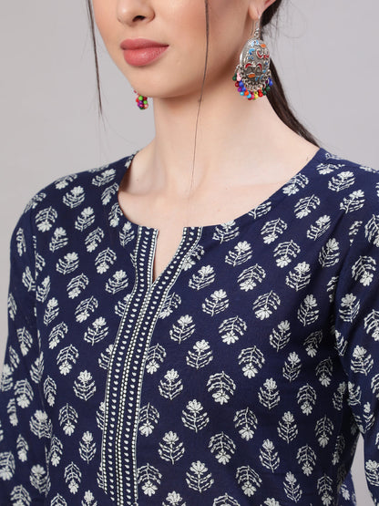 Women Blue Straight Tunic With Three Quarter Sleeves