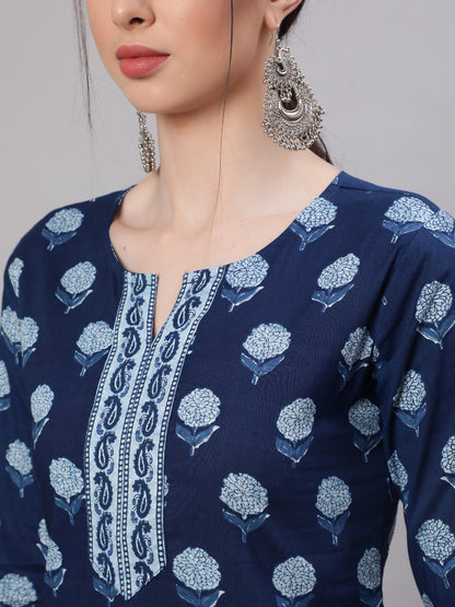 Women Blue Straight Tunic With Three Quarter Sleeves