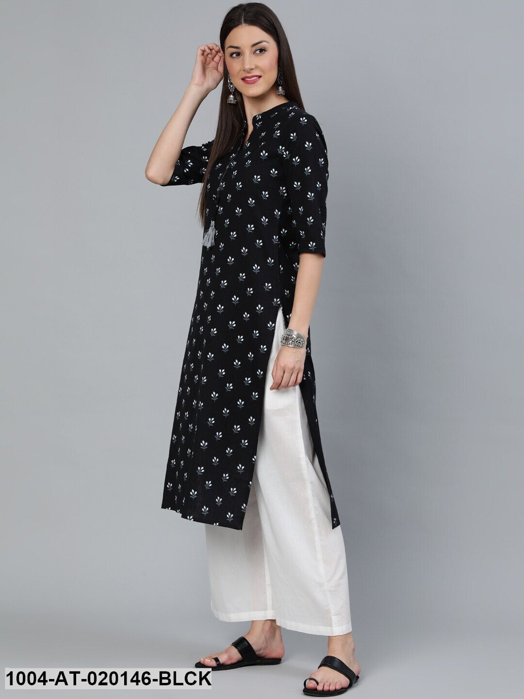Black Floral Printed Straight Three-Quarter Sleeved Kurta