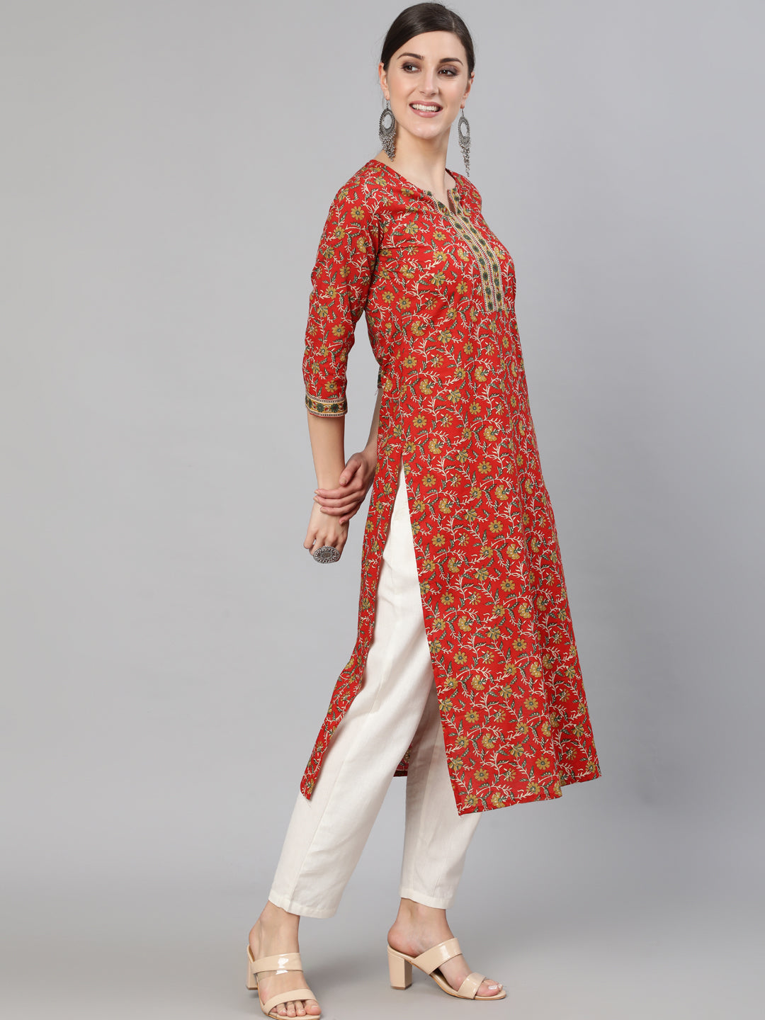 Red Floral printed  Straight Kurta With Three Quarter Sleeves