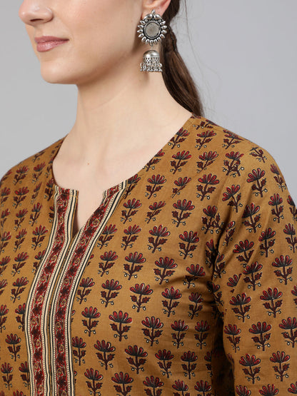 Mustrad Floral Printed Straight Kurta With Three Quarter Sleeves