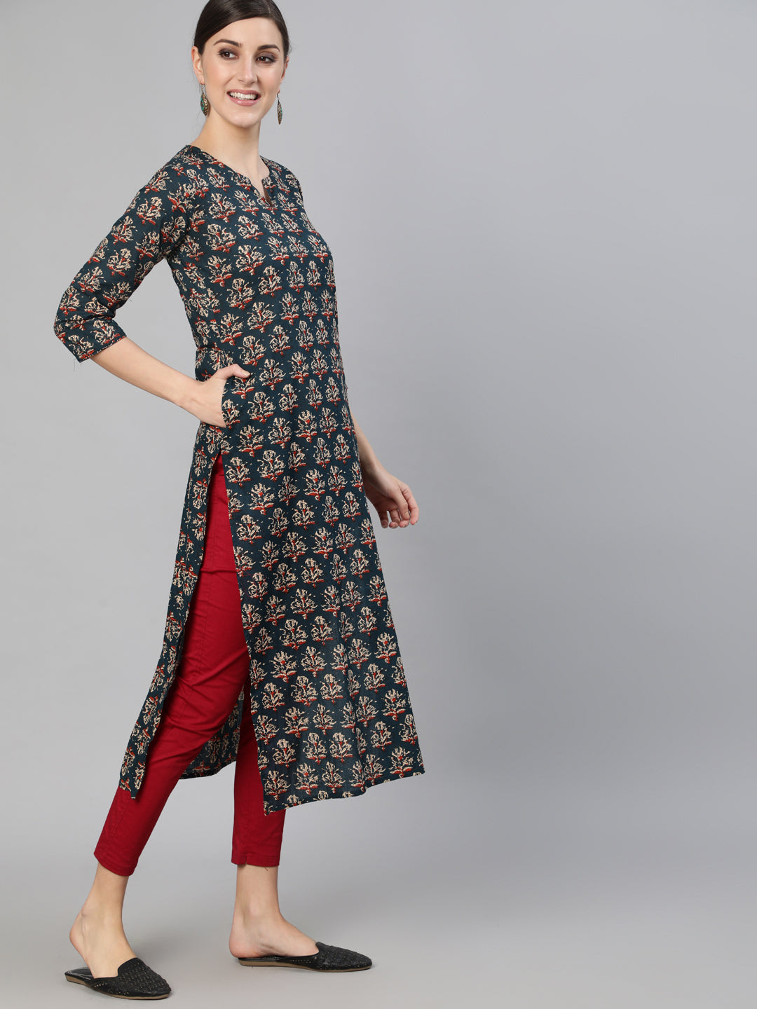 Teal Blue Printed Straight Kurta with Three Quarter Sleeves