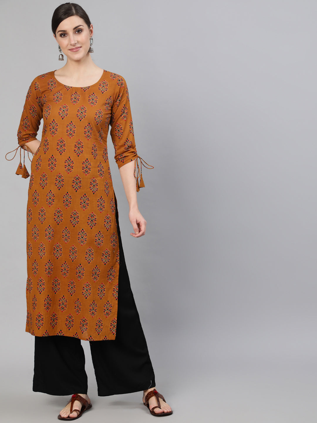 Mustrad Ethnic Motifs Printed Straight Kurta With Tesals Details