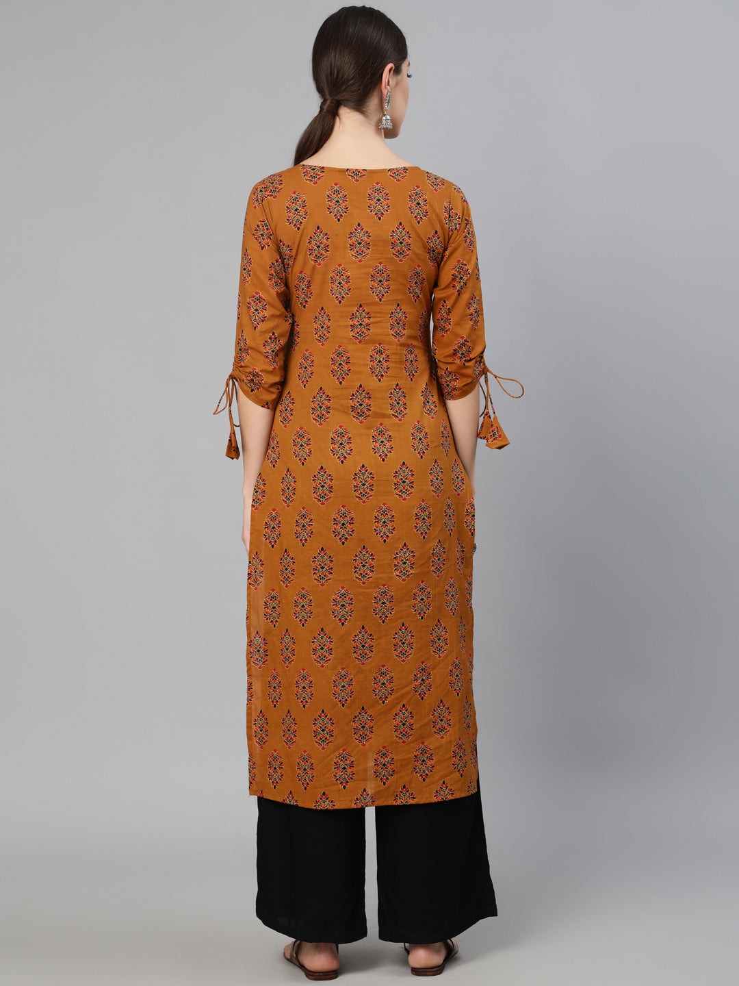 Mustrad Ethnic Motifs Printed Straight Kurta With Tesals Details
