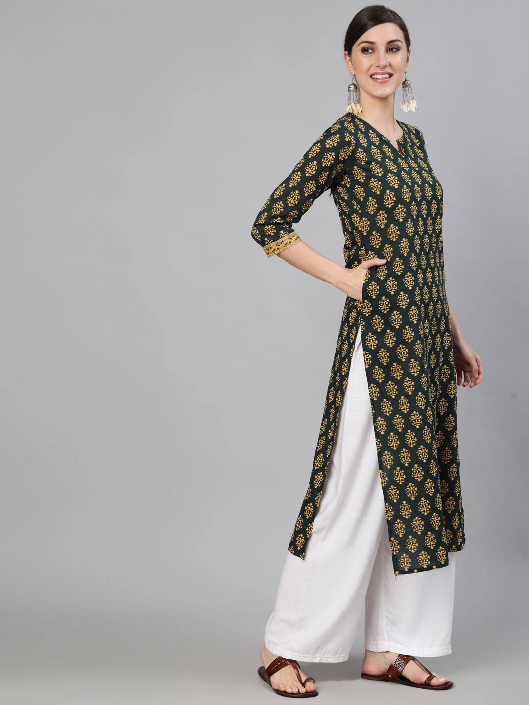 Green Ethnic Printed Straight Kurta with Three Quarter Sleeves