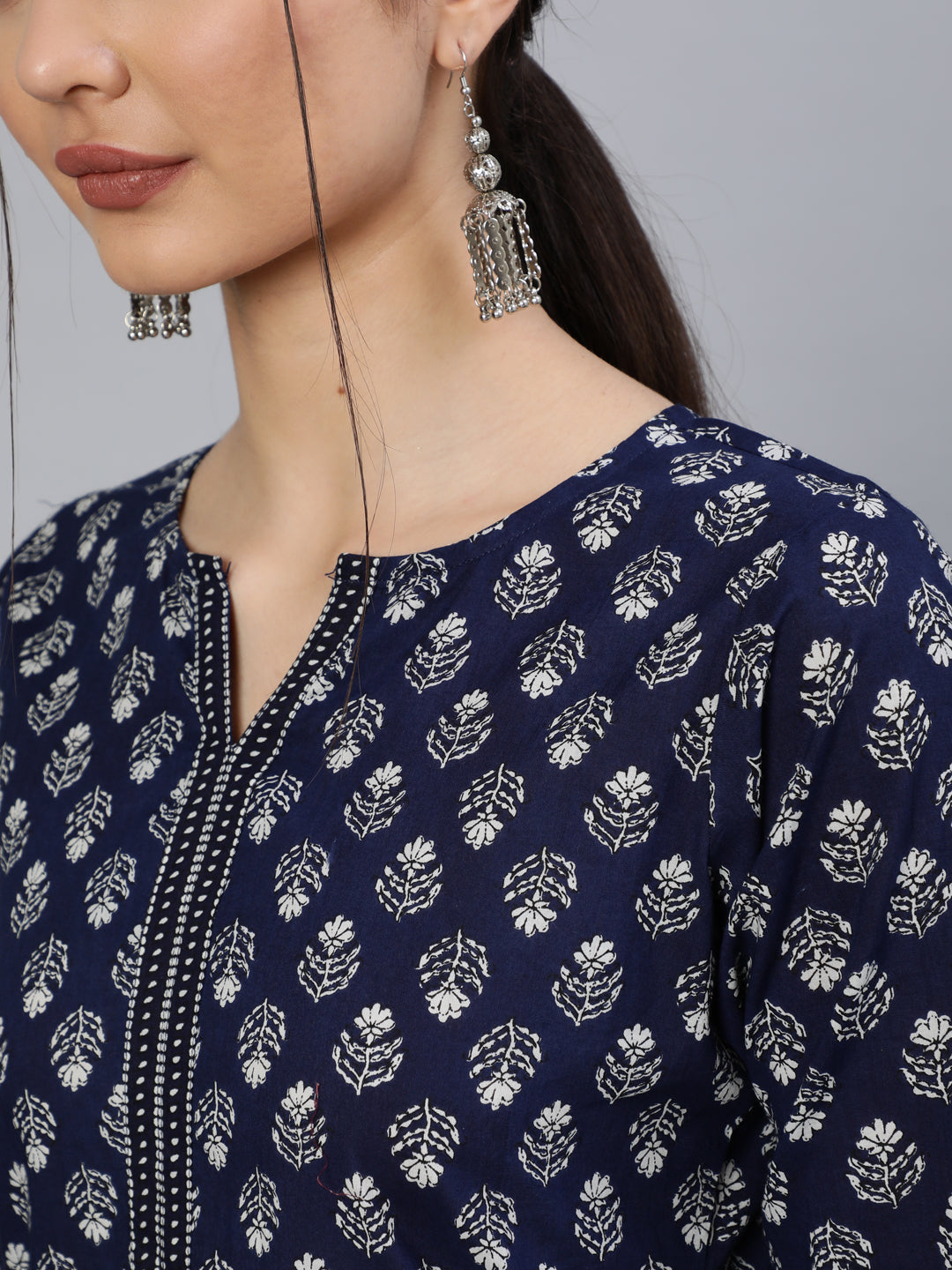 Navy Blue Ethnic Printed Straight Kurta With Three Quarter Sleeves