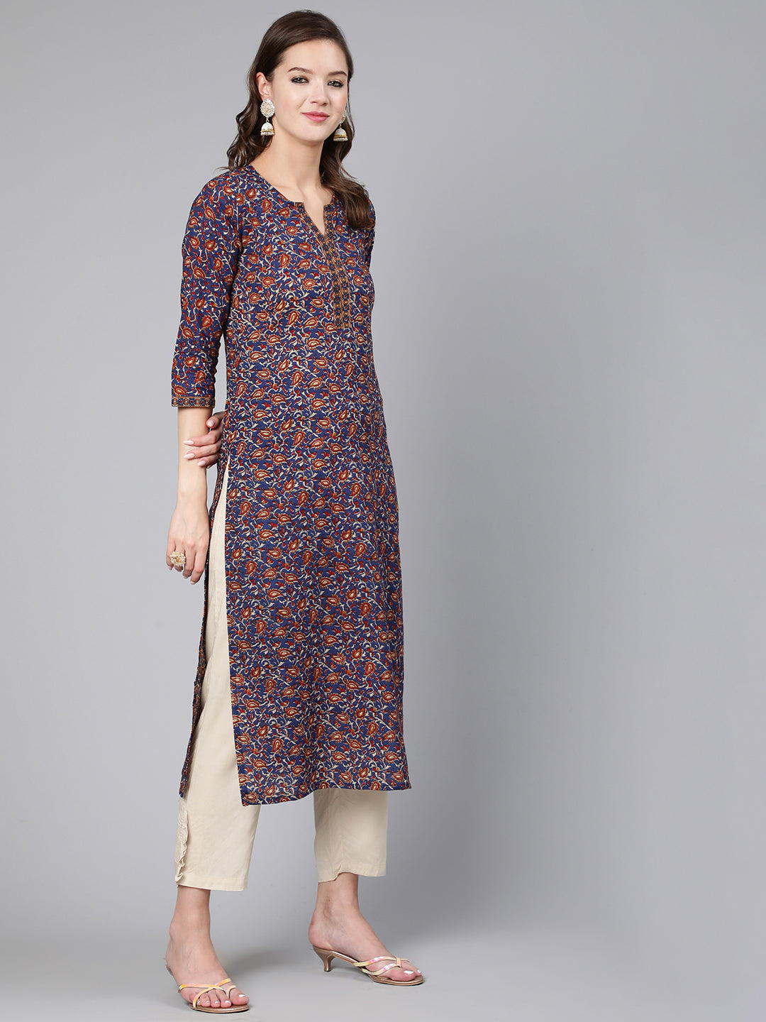 Blue & Beige Floral Printe Straight Kurta With Three Quarter Sleeves