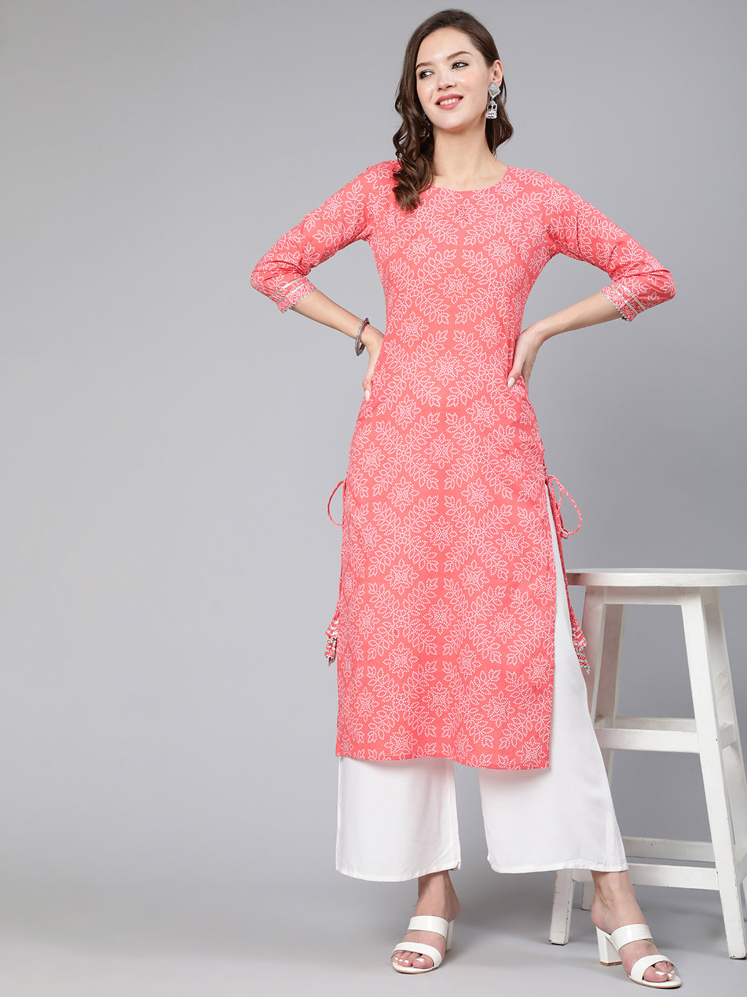 Pink Bandhani Printed Straight Kurta With Three Quarter Sleeves