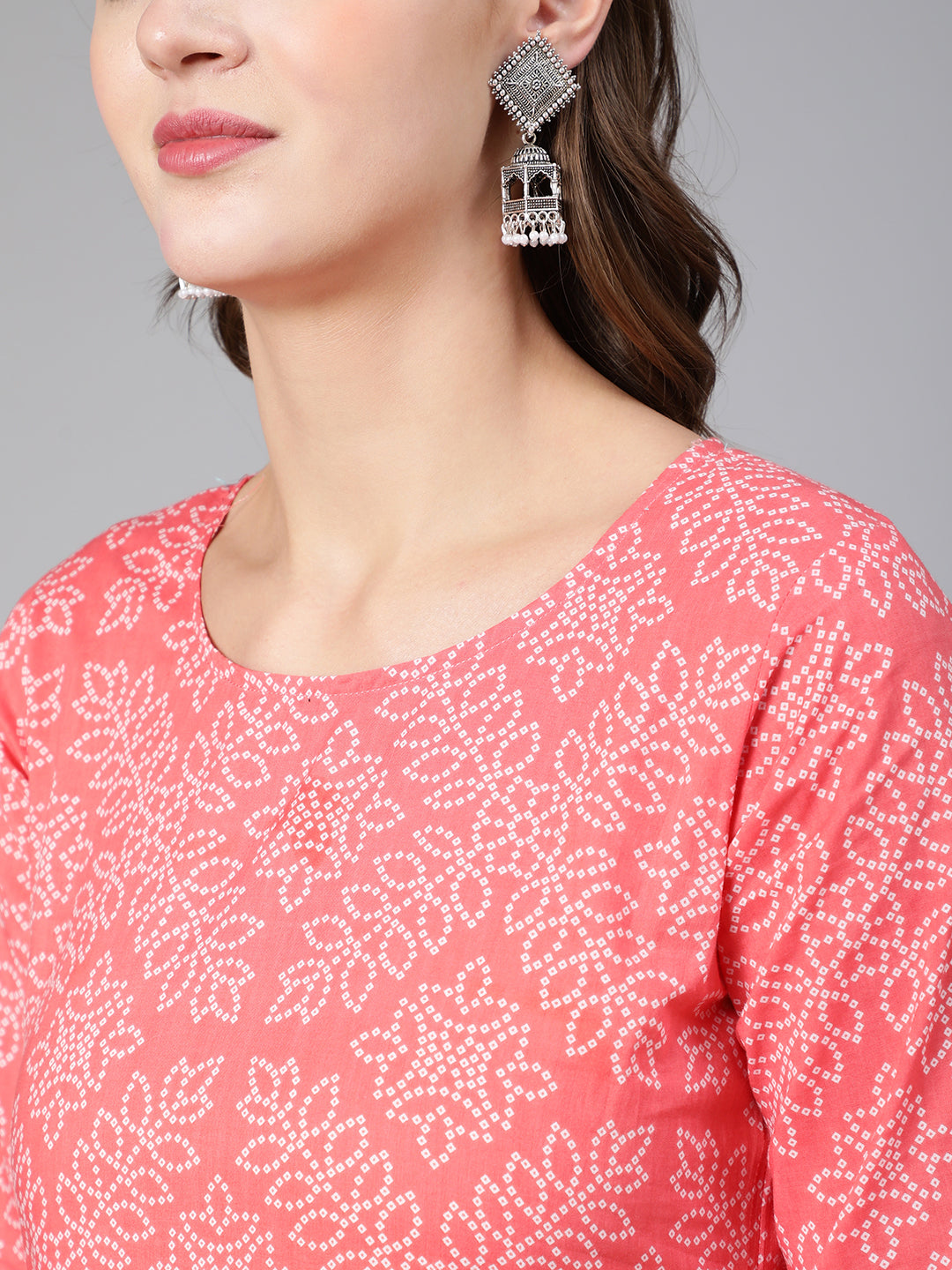 Pink Bandhani Printed Straight Kurta With Three Quarter Sleeves