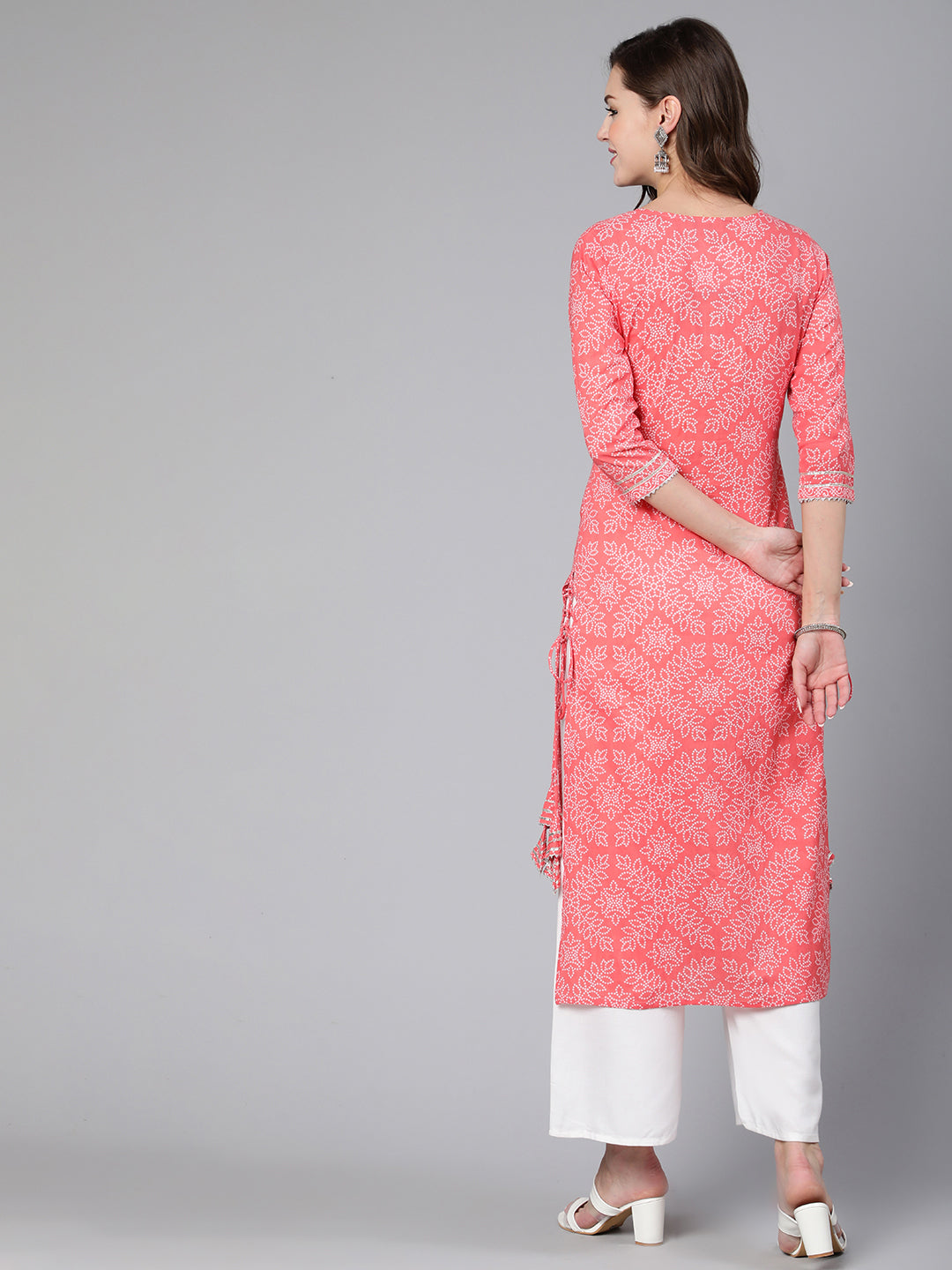 Pink Bandhani Printed Straight Kurta With Three Quarter Sleeves
