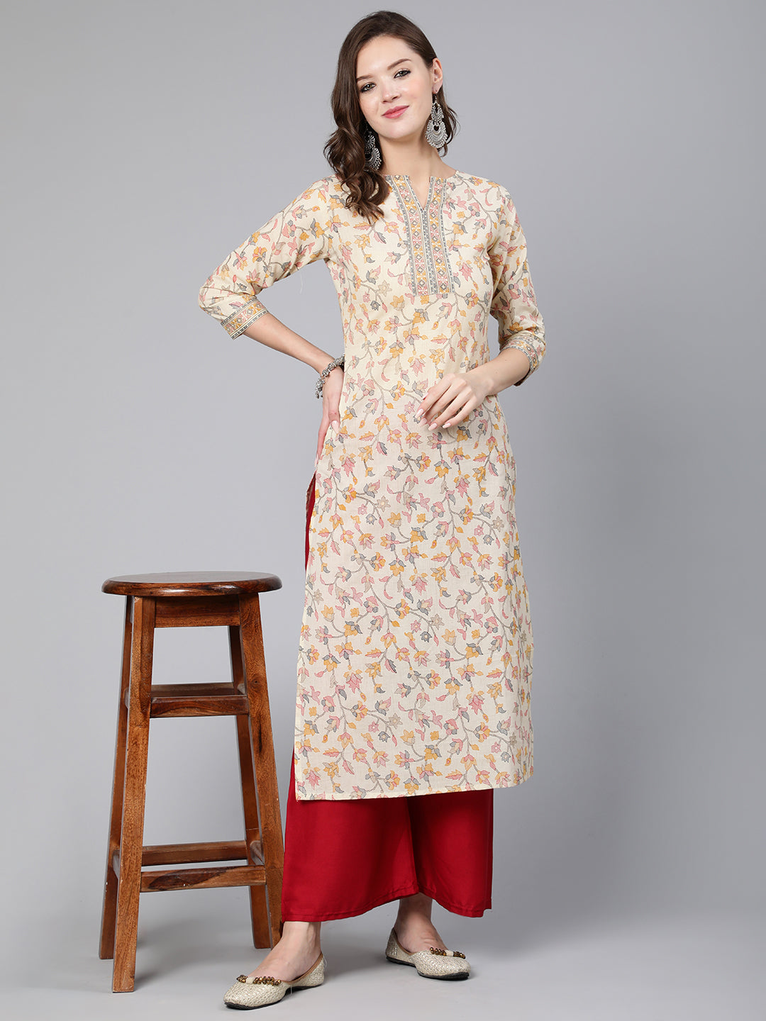 Cream Floral Printed Staight Kurta With Three Quarter Sleeves
