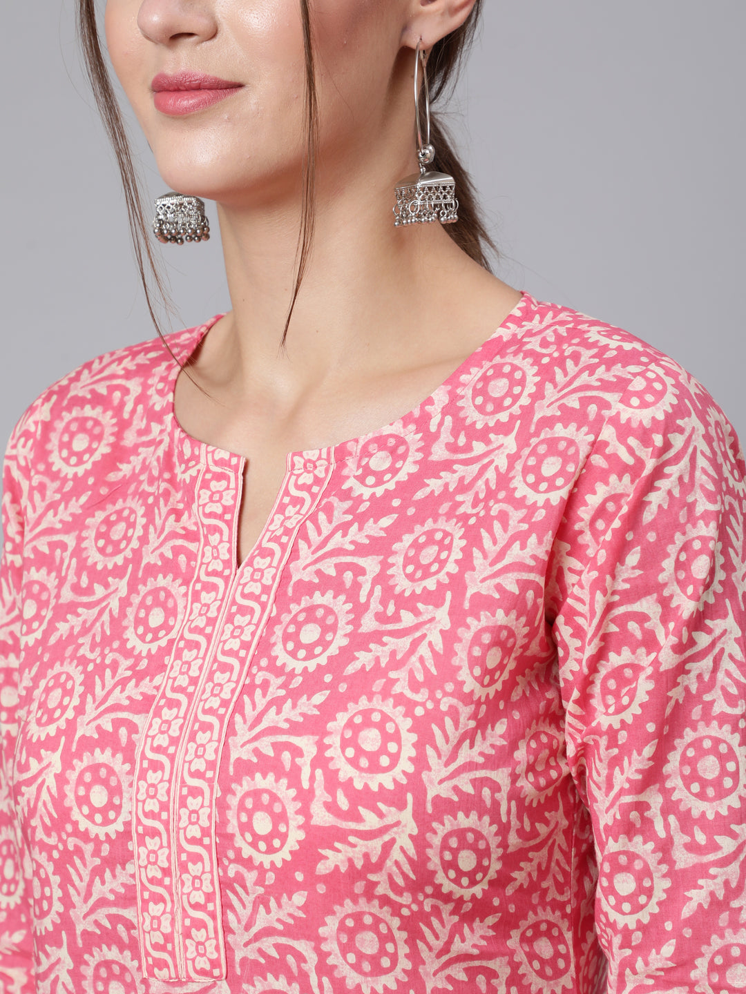 Pink Printed straight kurta with three quarter sleeves