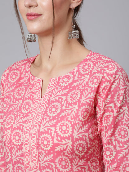 Pink Printed straight kurta with three quarter sleeves