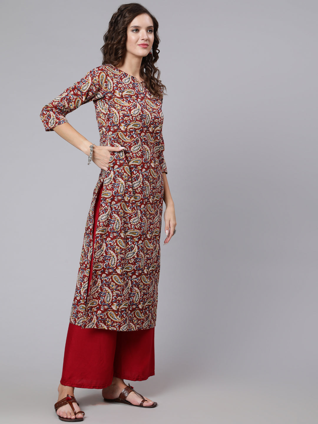 Maroon Printed straight kurta with three quarter sleeves