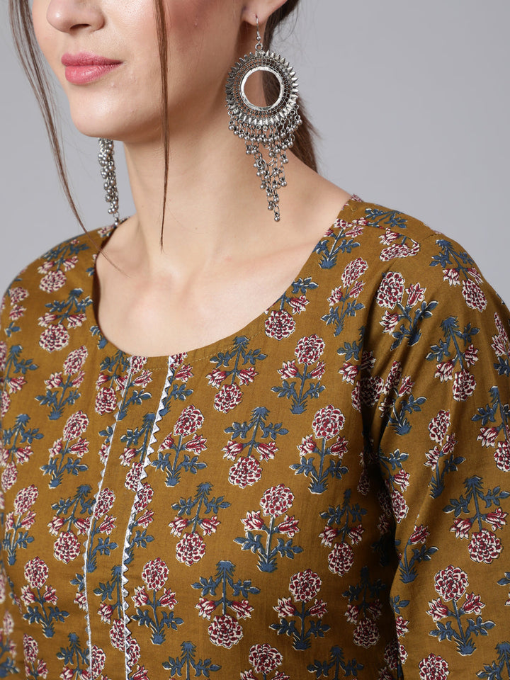 Brown Printed straight kurta with three quarter sleeves