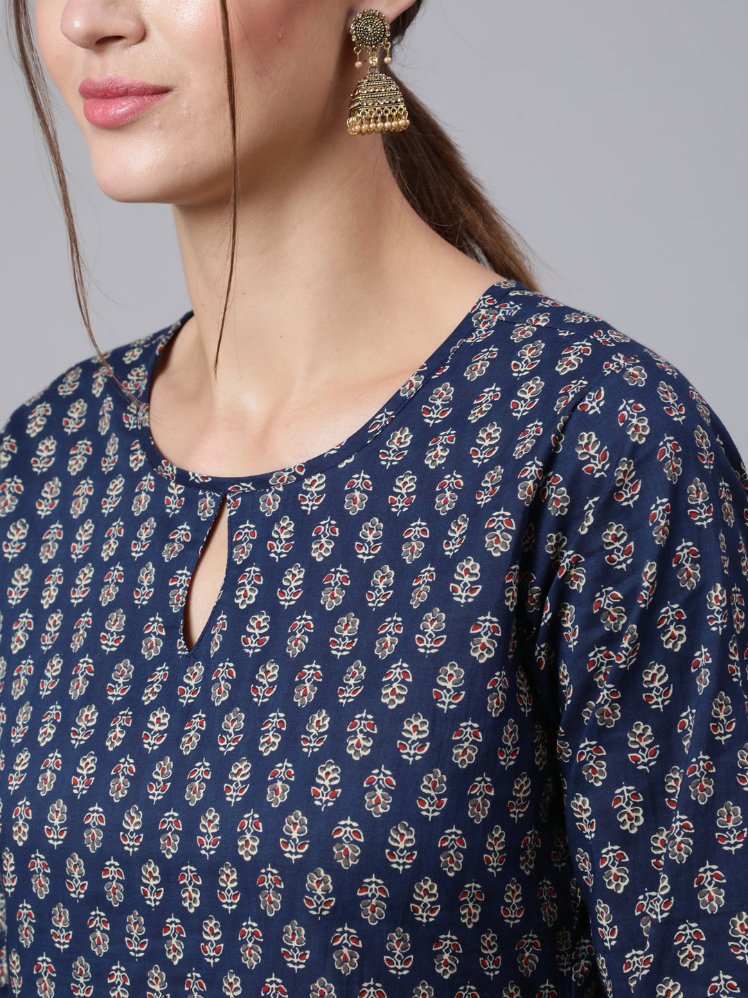 Blue Printed straight kurta with three quarter sleeves