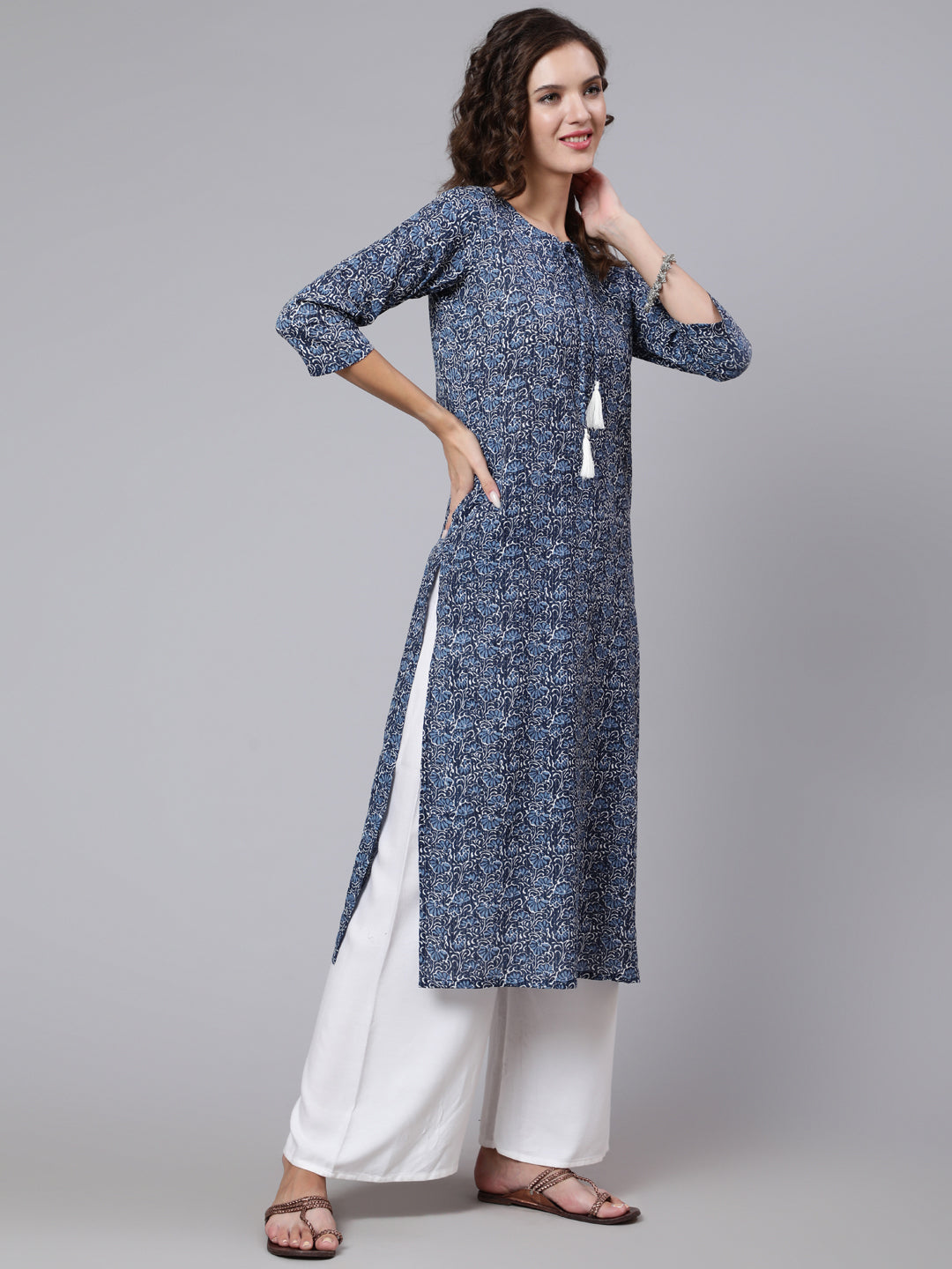 Blue Printed straight kurta with three quarter sleeves