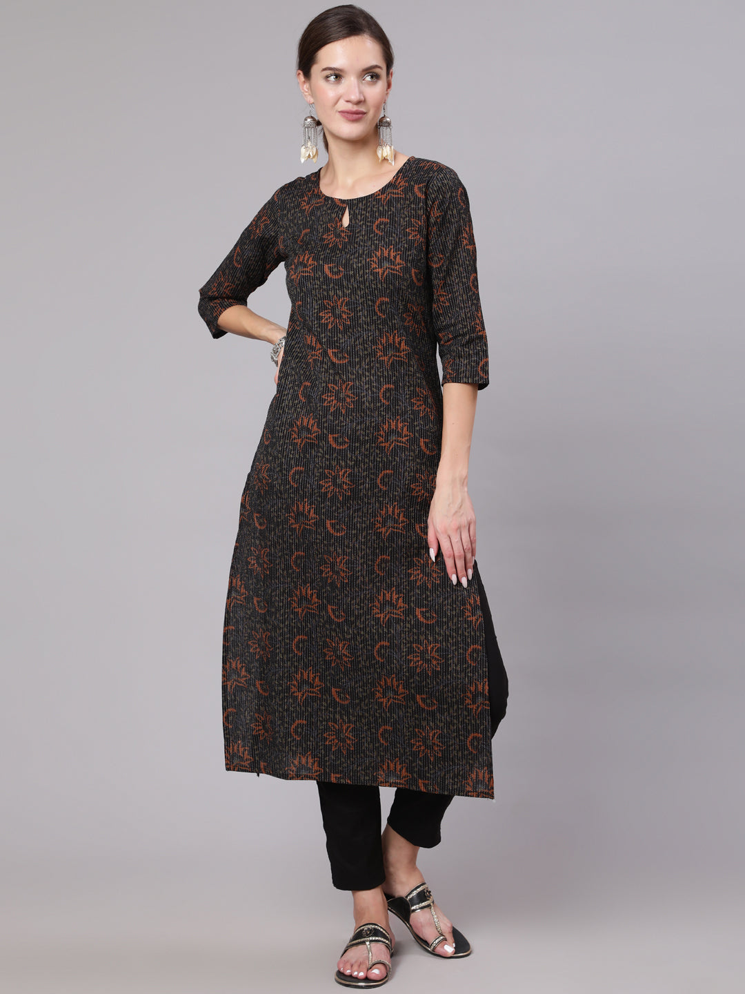 Black Printed straight kurta with three quarter sleeves