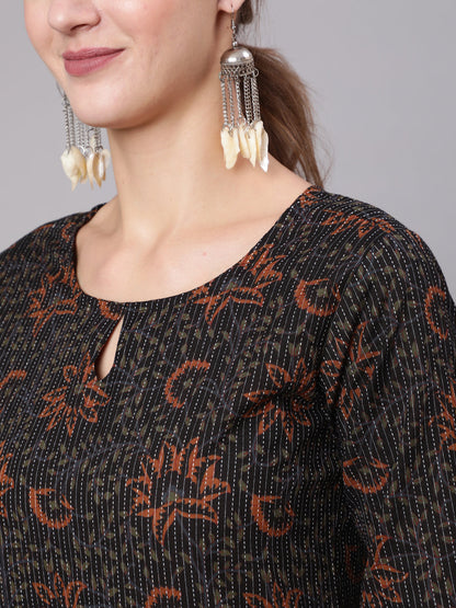 Black Printed straight kurta with three quarter sleeves