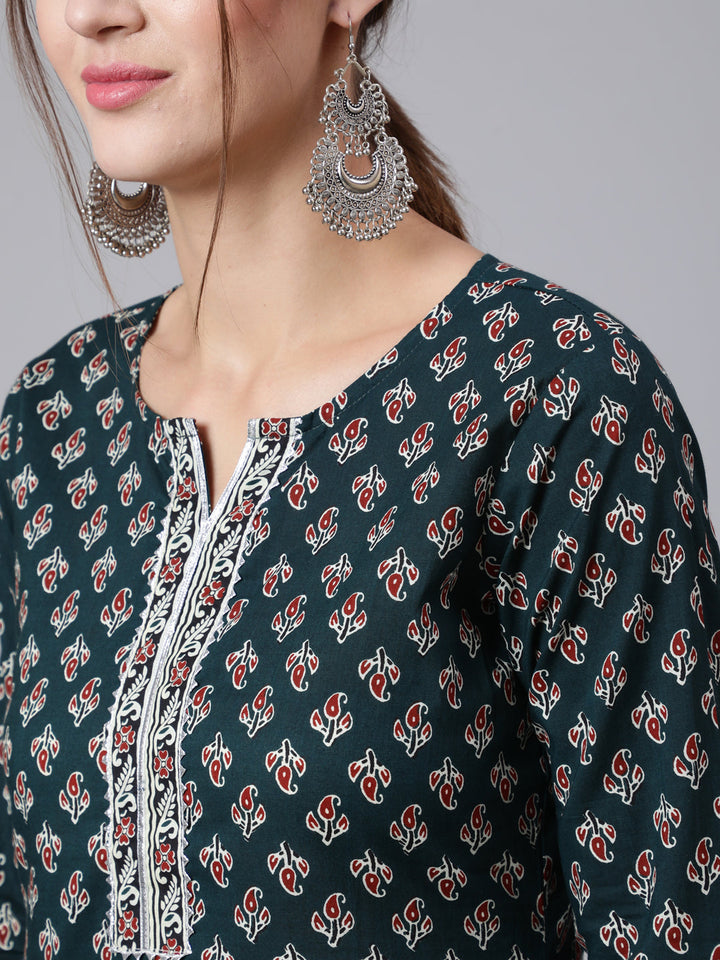 Green Printed Straight Kurta With Three Quarter Sleeves
