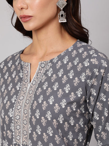 Grey Printed Straight Kurta With Three Quarter Sleeves