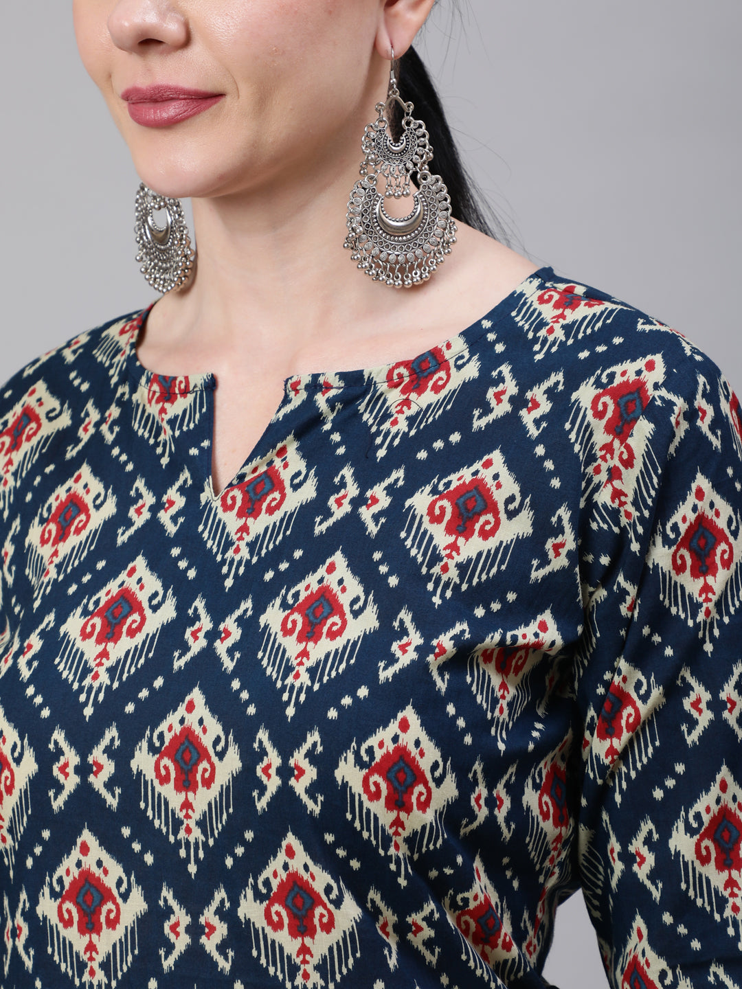 Blue Ethnic Printed Straight Kurta With Three Quarter Sleeves
