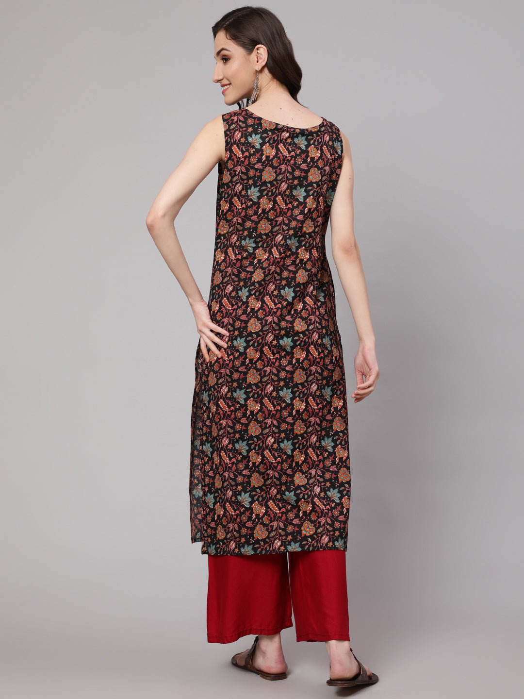 Multi Color Geometric Printed Sleeveless Straight Kurta