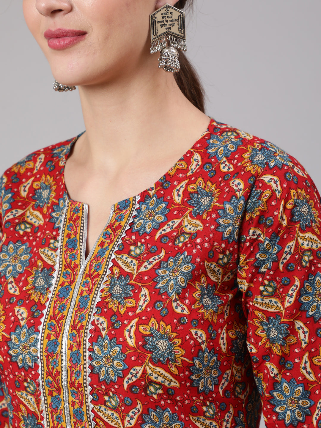 Red Printed Straight Kurta With Three Quarter Sleeves