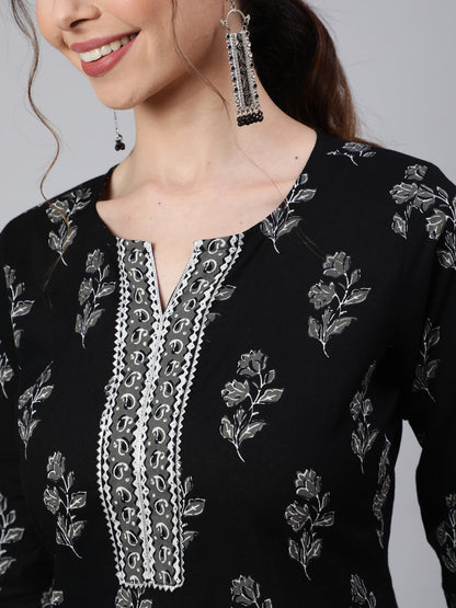 Black Printed Straight Kurta With Three Quarter Sleeves
