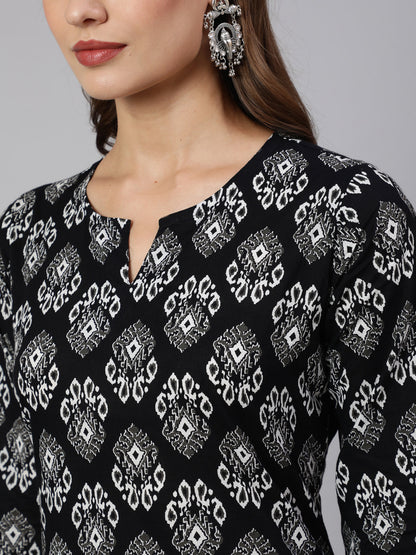 Black Printed Straight Kurta With Three Quarter Sleeves