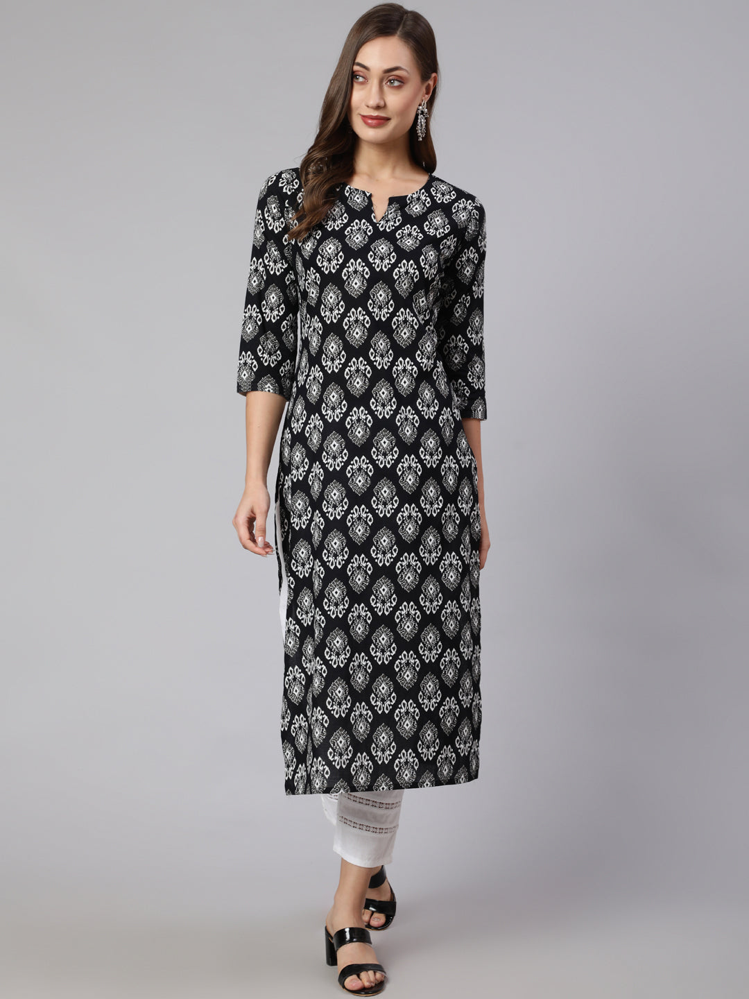 Black Printed Straight Kurta With Three Quarter Sleeves