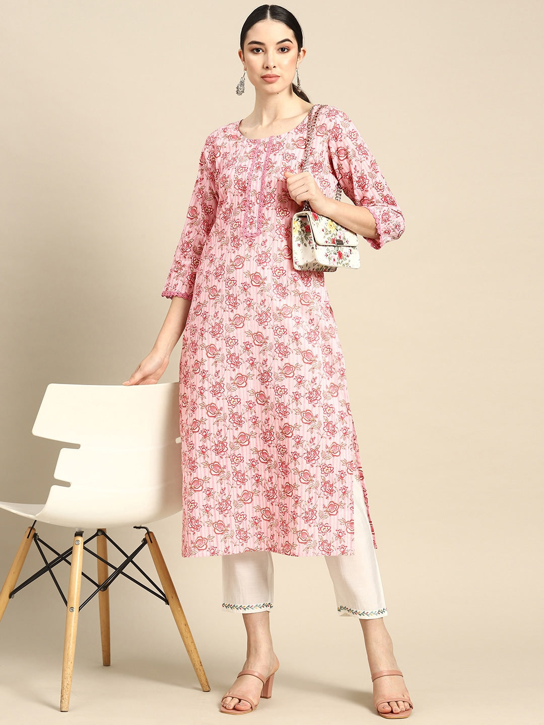 Pink Floral Printed Kurta With Three Quarter Sleeves