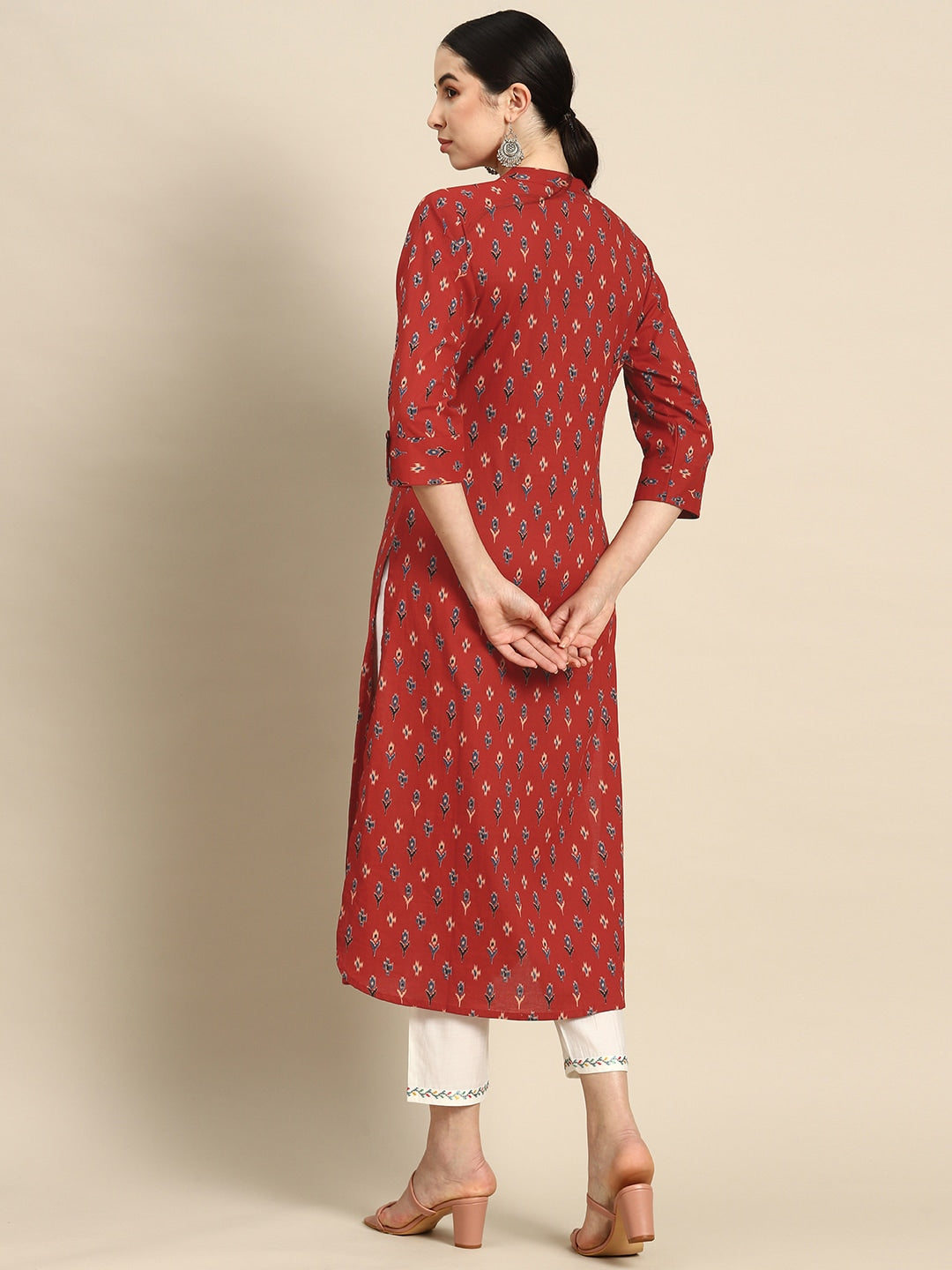 Red Straight Kurta With Three Quarter Sleeves