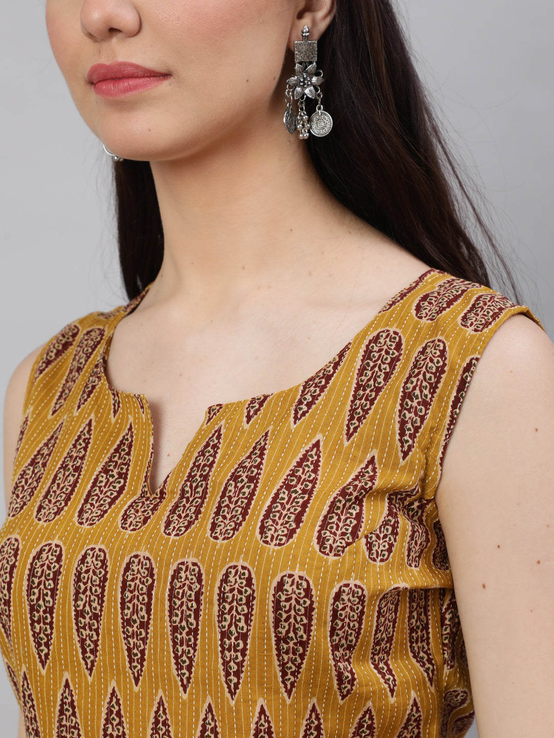 Mustard Printed Straight Sleeveless Kurta