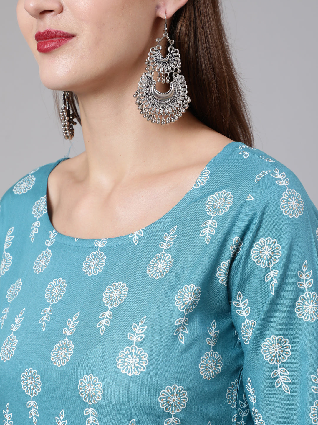 Blue Ethnic Printed Straight Kurta With Three Quarter Sleeves
